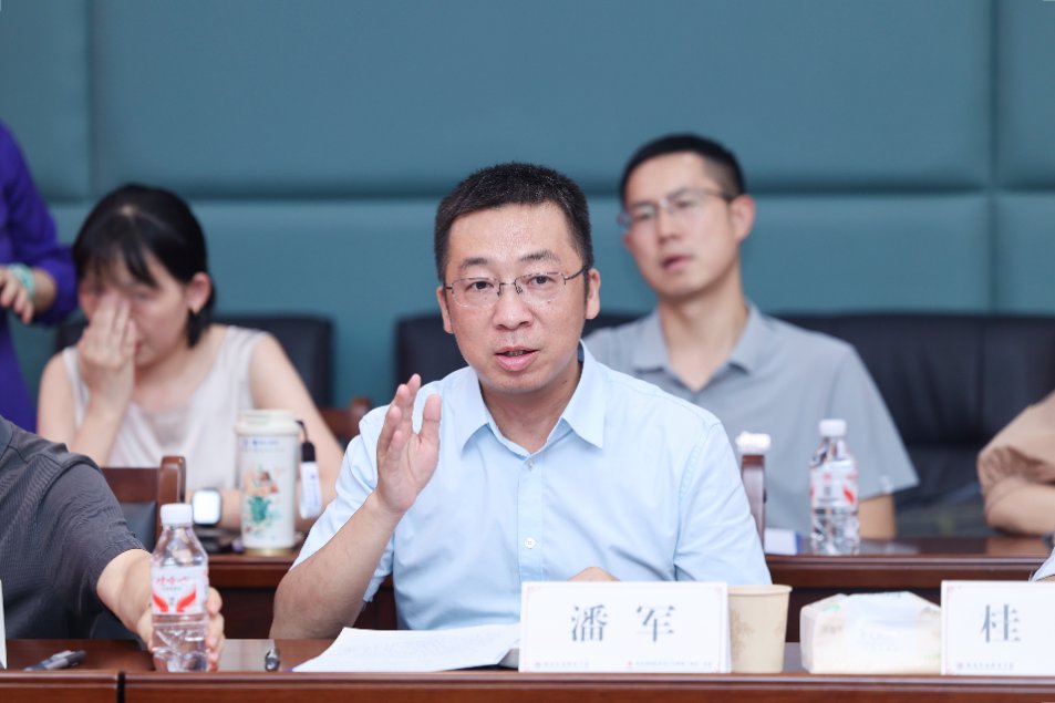 以下内容与「蘑菇tv网页版app新人